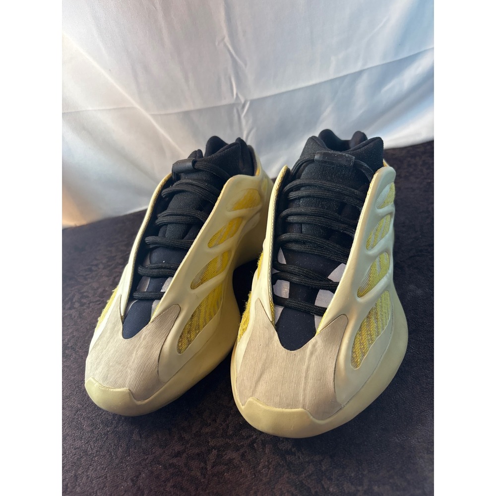 Adidas Yeezy 700 V3 Safflower Yellow Black G54853 Kids Size 5 US